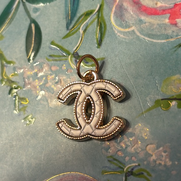 Chanel White & Gold Quilted CC Charm - Picture 2 of 7